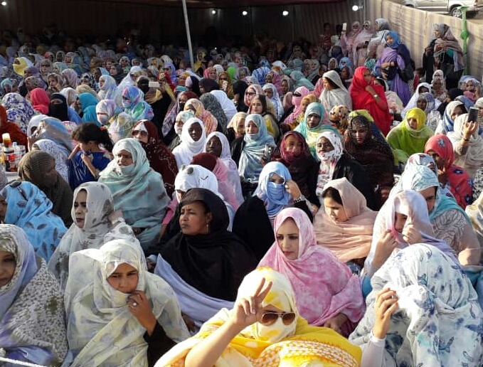 جانب من حضور النساء في التظاهرة مساء اليوم 